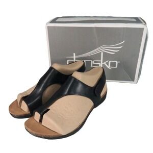 Dansko Reece Toe Loop Sandal Size 36 5.5 Black Waxy Leather Adjustable Strap NEW